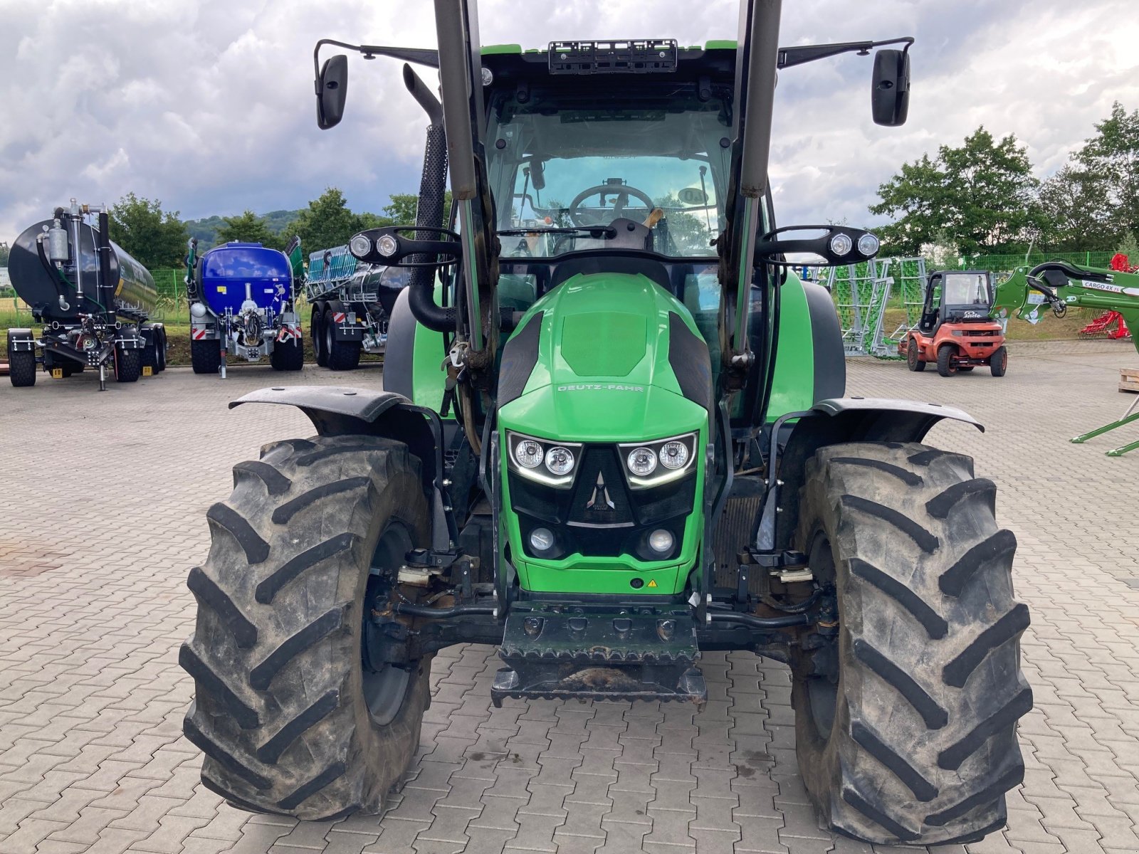 Traktor от тип Deutz-Fahr 5110P, Gebrauchtmaschine в Petersberg (Снимка 4)