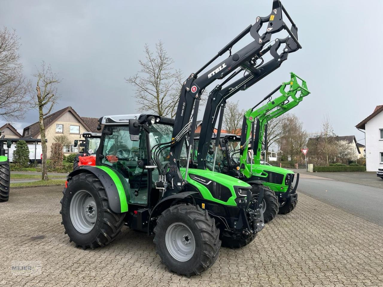 Traktor of the type Deutz-Fahr 5115 D TTV, Neumaschine in Delbrück (Picture 1)