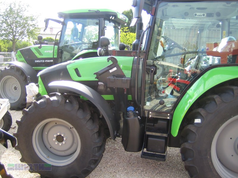 Traktor of the type Deutz-Fahr 5115 GS 4 Zylinder, Laststaltgetriebe, Messepreis Karpfham 30.08. - 10.09.24, 3 % Messerabatt, Neumaschine in Buchdorf (Picture 1)