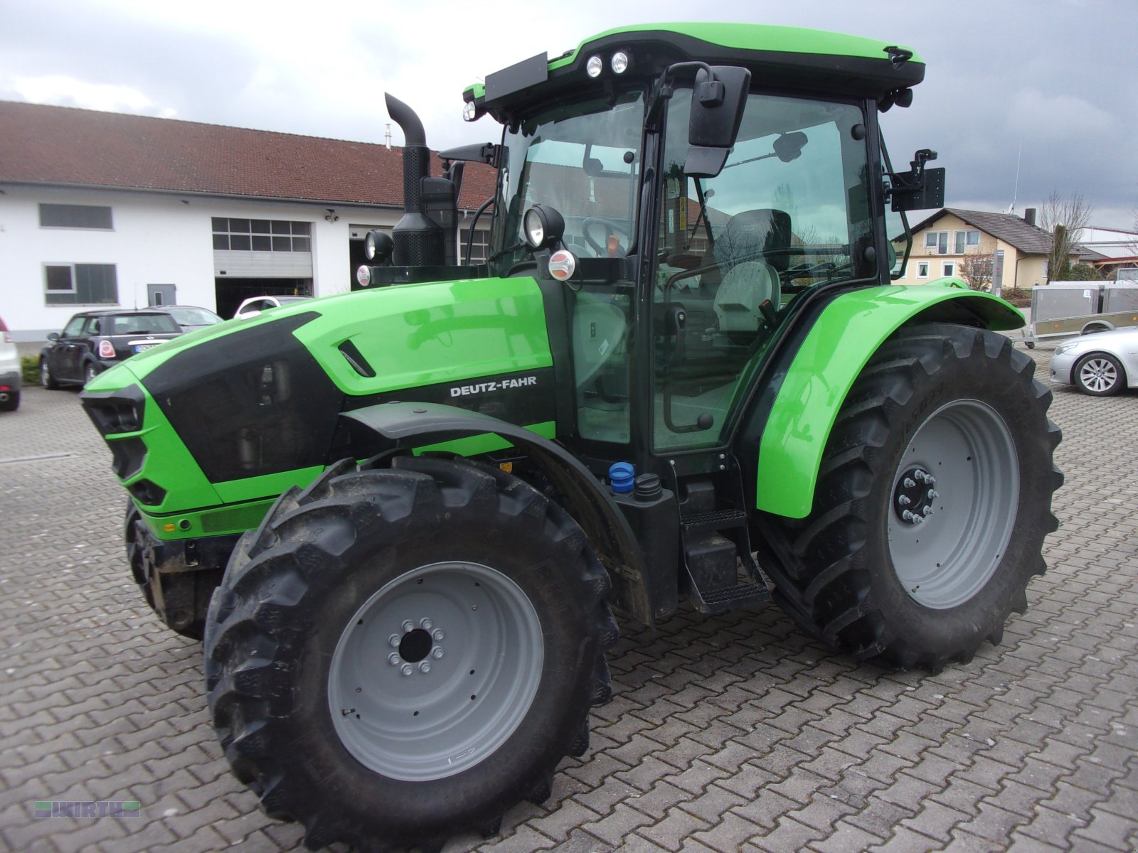 Traktor des Typs Deutz-Fahr 5115 GS, Frontkraftheber/Frontzapfwelle, Lastschaltgetriebe und Druckluftanlage, Neumaschine in Buchdorf (Bild 4)