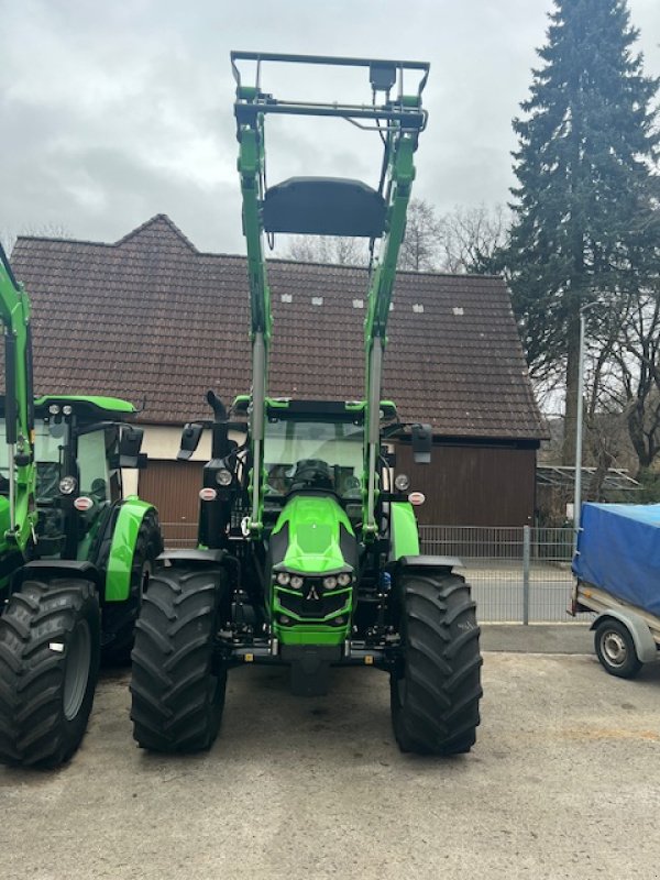 Traktor of the type Deutz-Fahr 5115 GS ***Frontladeraktion***, Neumaschine in Offenhausen (Picture 1)