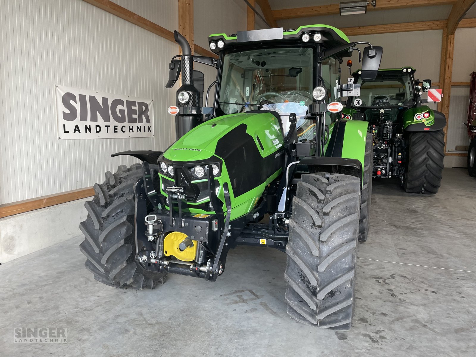 Traktor des Typs Deutz-Fahr 5115 GS mit Frontlader, Neumaschine in Ebenhofen (Bild 3)