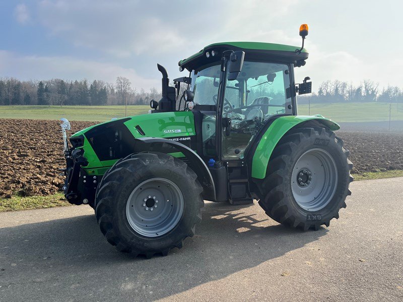 Traktor of the type Deutz-Fahr 5115, Neumaschine in Courtedoux (Picture 3)