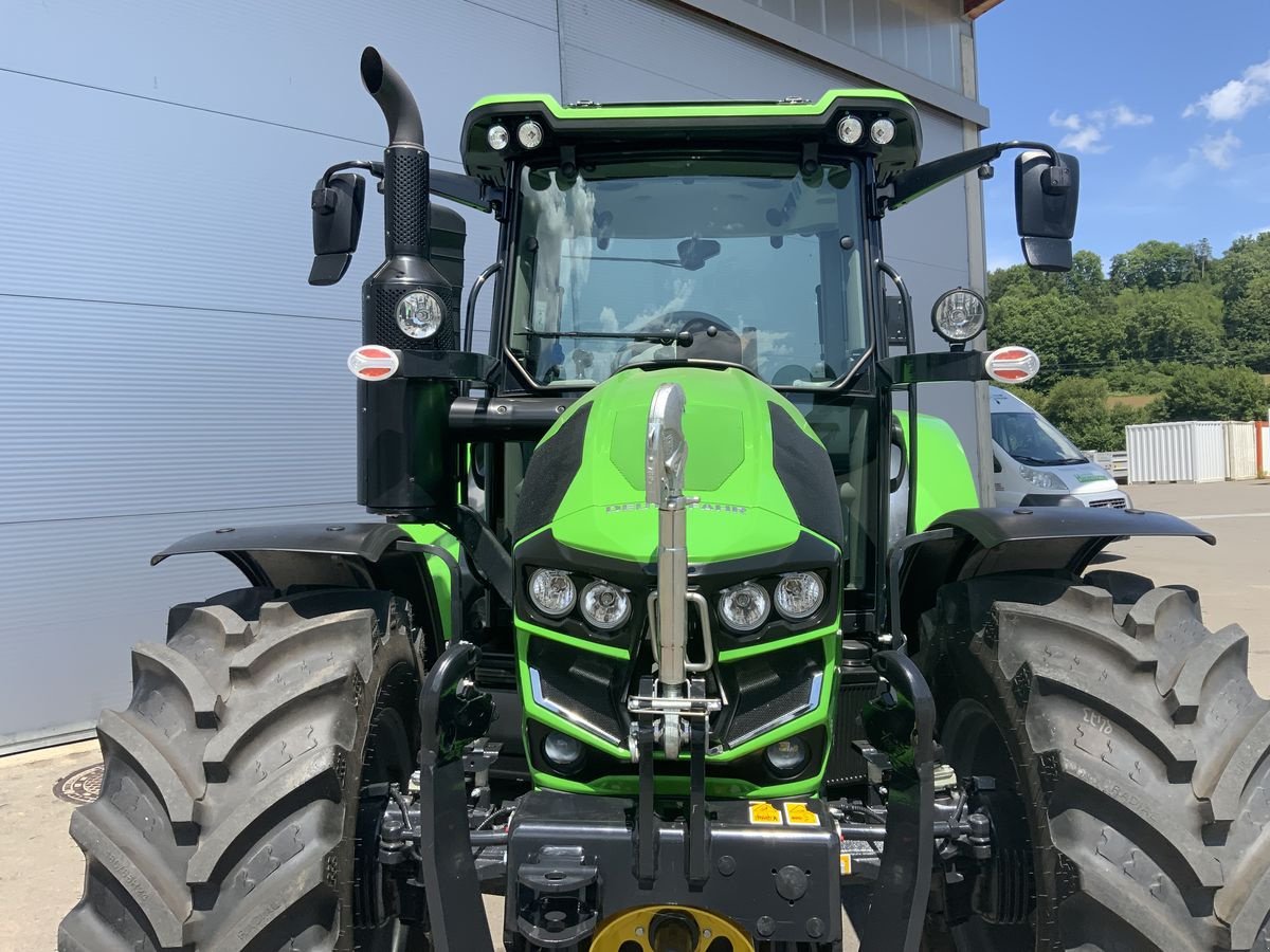 Traktor des Typs Deutz-Fahr 5115, Neumaschine in Bad Gleichenberg (Bild 18)