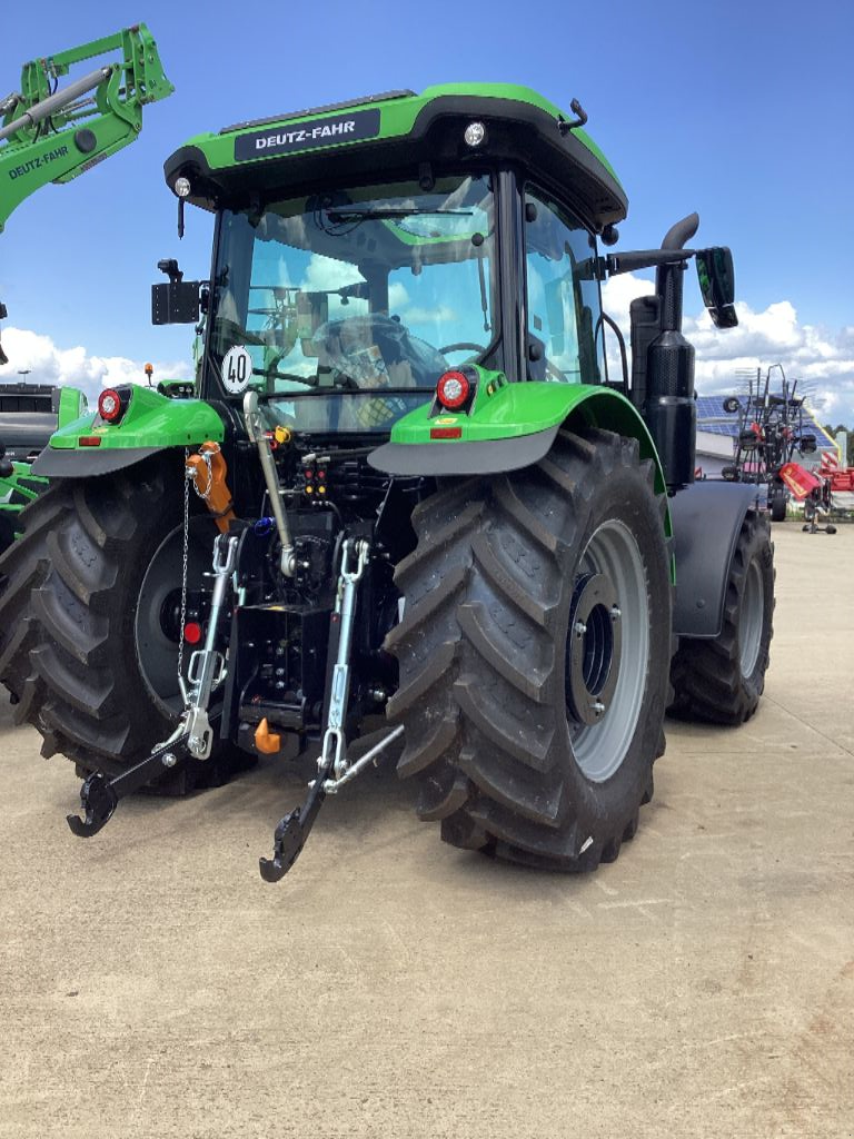 Traktor van het type Deutz-Fahr 5115, Gebrauchtmaschine in ST FLOUR (Foto 4)