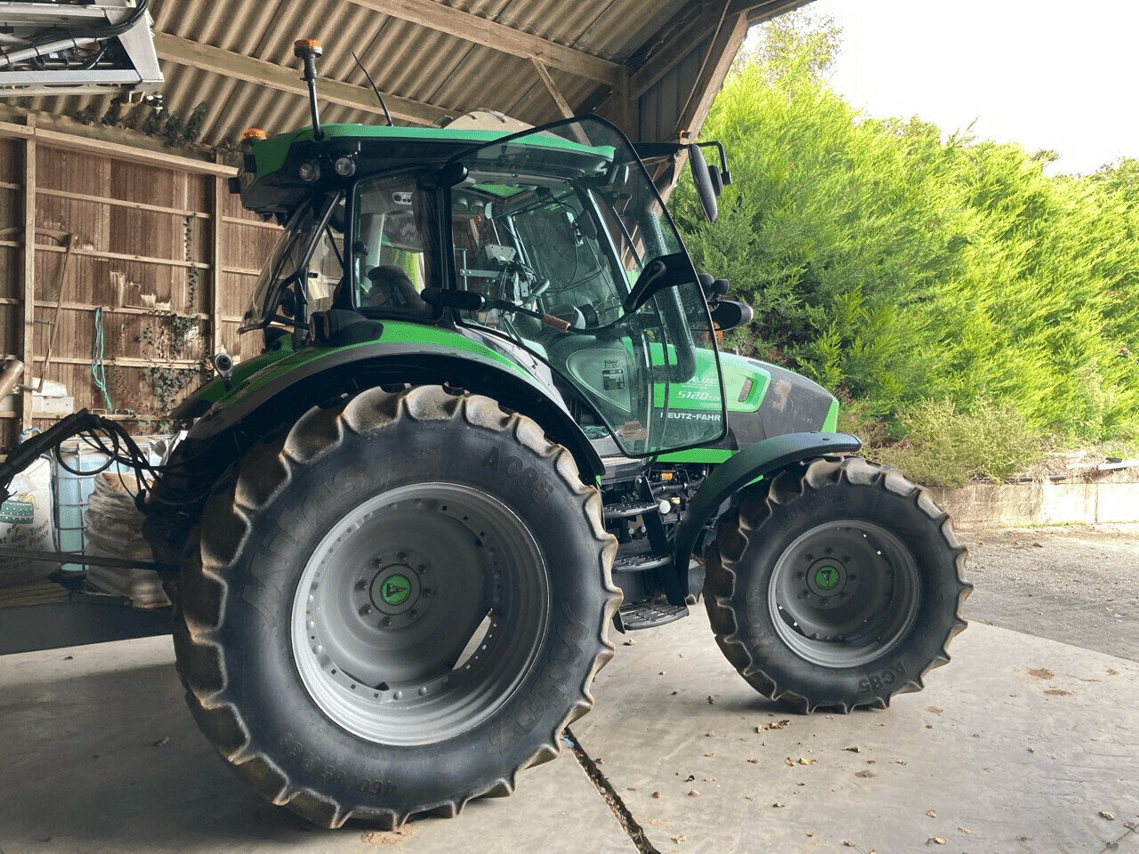 Traktor del tipo Deutz-Fahr 5120 TTV, Gebrauchtmaschine In PONTIVY (Immagine 2)