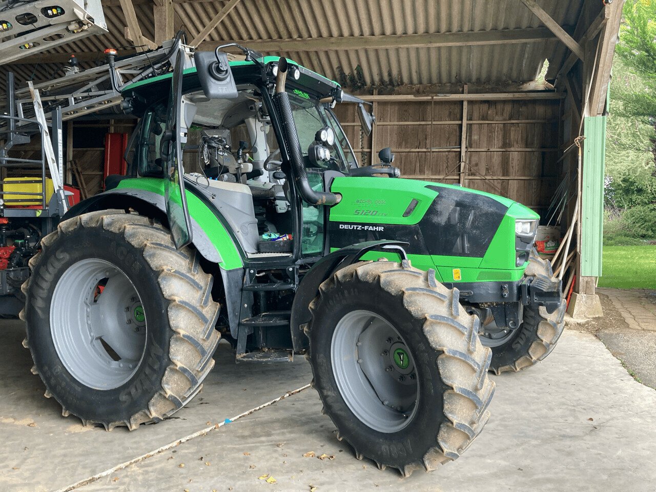 Traktor del tipo Deutz-Fahr 5120 TTV, Gebrauchtmaschine In PONTIVY (Immagine 3)