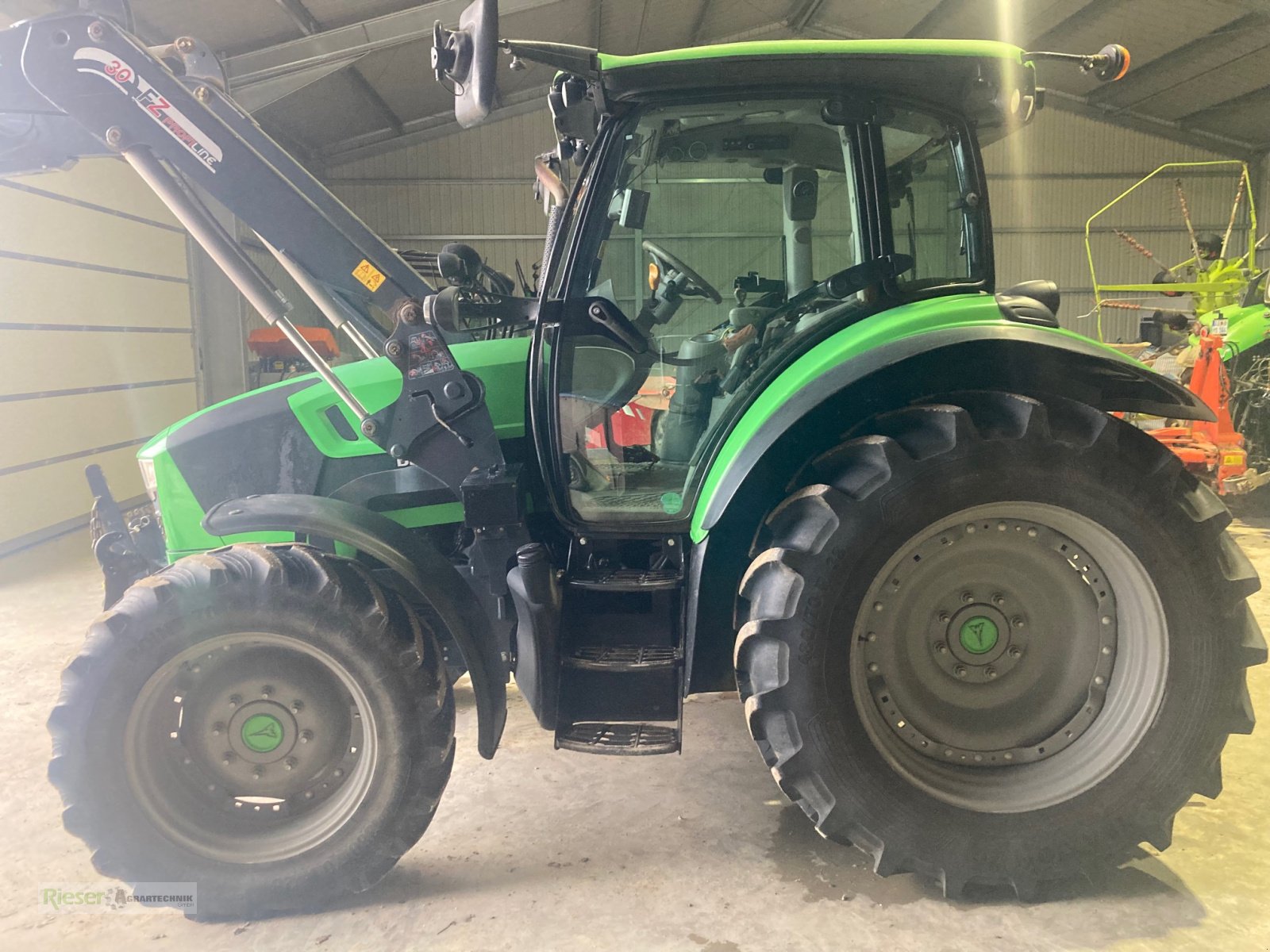 Traktor van het type Deutz-Fahr 5120 TTV, Gebrauchtmaschine in Nördlingen (Foto 3)