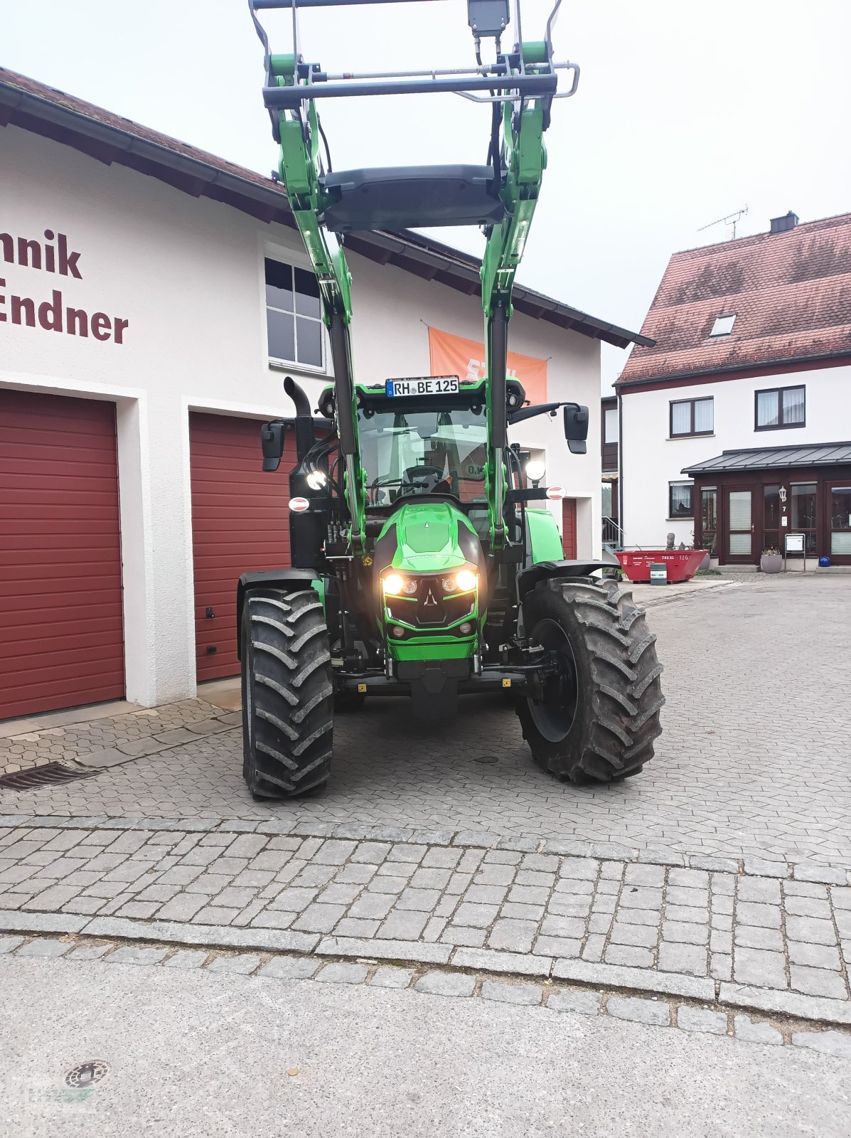 Traktor van het type Deutz-Fahr 5125, Neumaschine in Abenberg (Foto 3)