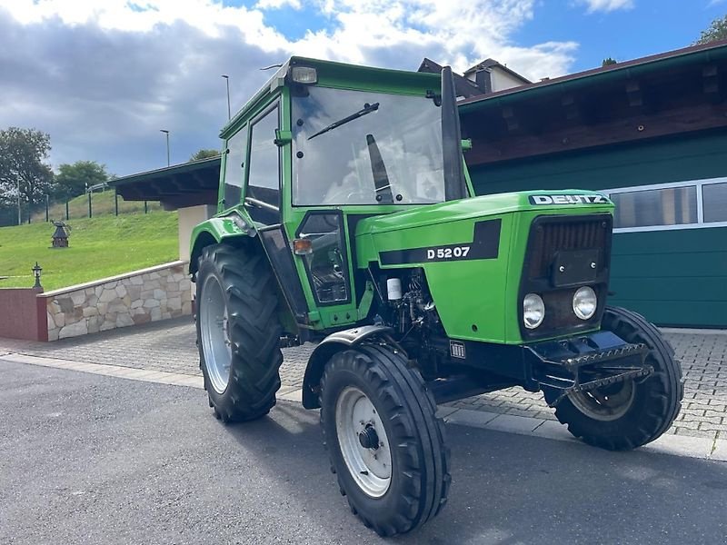 Traktor Türe ait Deutz-Fahr 5207 s - mit T Gang 30km/h - Euro Cab Kabine - erst 4984 Std. - TÜV - wie 4507 4807 06 07, Gebrauchtmaschine içinde Niedernhausen OT Engenhahn (resim 1)