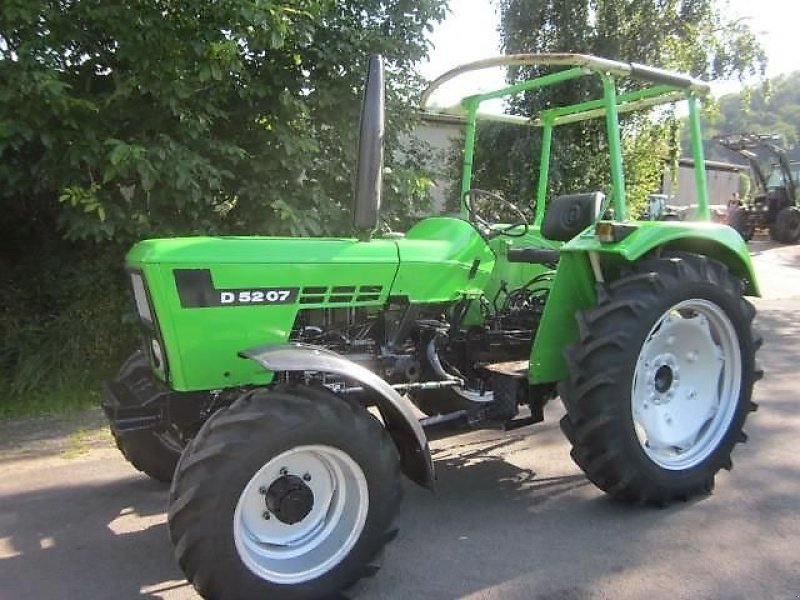 Traktor типа Deutz-Fahr 5207, Gebrauchtmaschine в Ziegenhagen (Фотография 1)