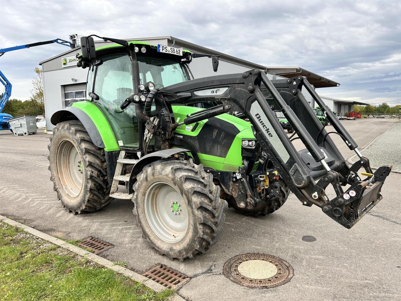 Traktor Türe ait Deutz-Fahr 6110 P, Gebrauchtmaschine içinde Zweibrücken (resim 4)