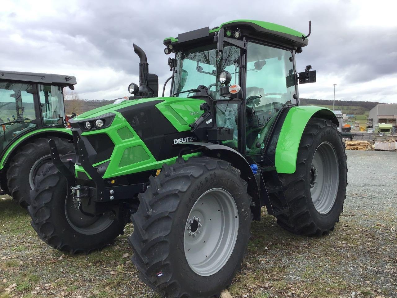 Traktor of the type Deutz-Fahr 6115 C TTV STAGE V, Neumaschine in Burgbernheim (Picture 1)