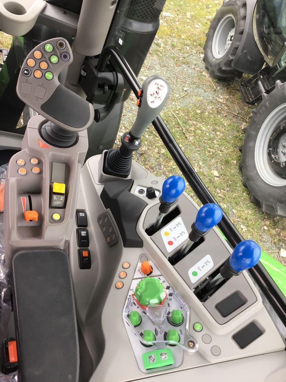 Traktor типа Deutz-Fahr 6115 C TTV STAGE V, Neumaschine в Burgbernheim (Фотография 13)