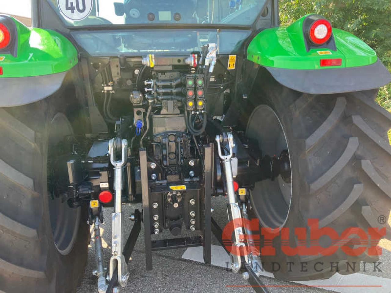 Traktor typu Deutz-Fahr 6115 C, Gebrauchtmaschine w Ampfing (Zdjęcie 5)