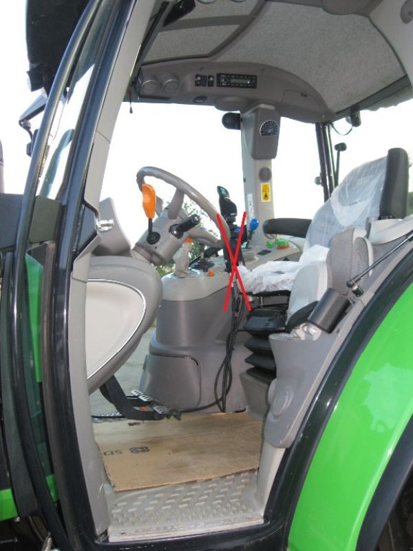 Traktor del tipo Deutz-Fahr 6120 PS T4F, Gebrauchtmaschine en BRECE (Imagen 2)