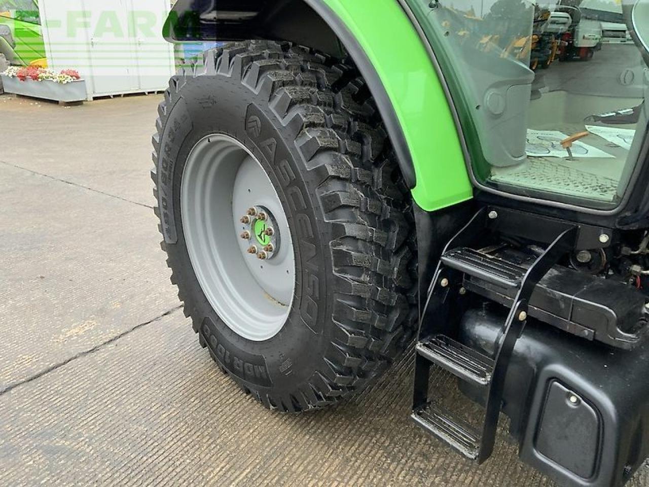 Traktor of the type Deutz-Fahr 6120 ttv tractor (st21545), Gebrauchtmaschine in SHAFTESBURY (Picture 12)