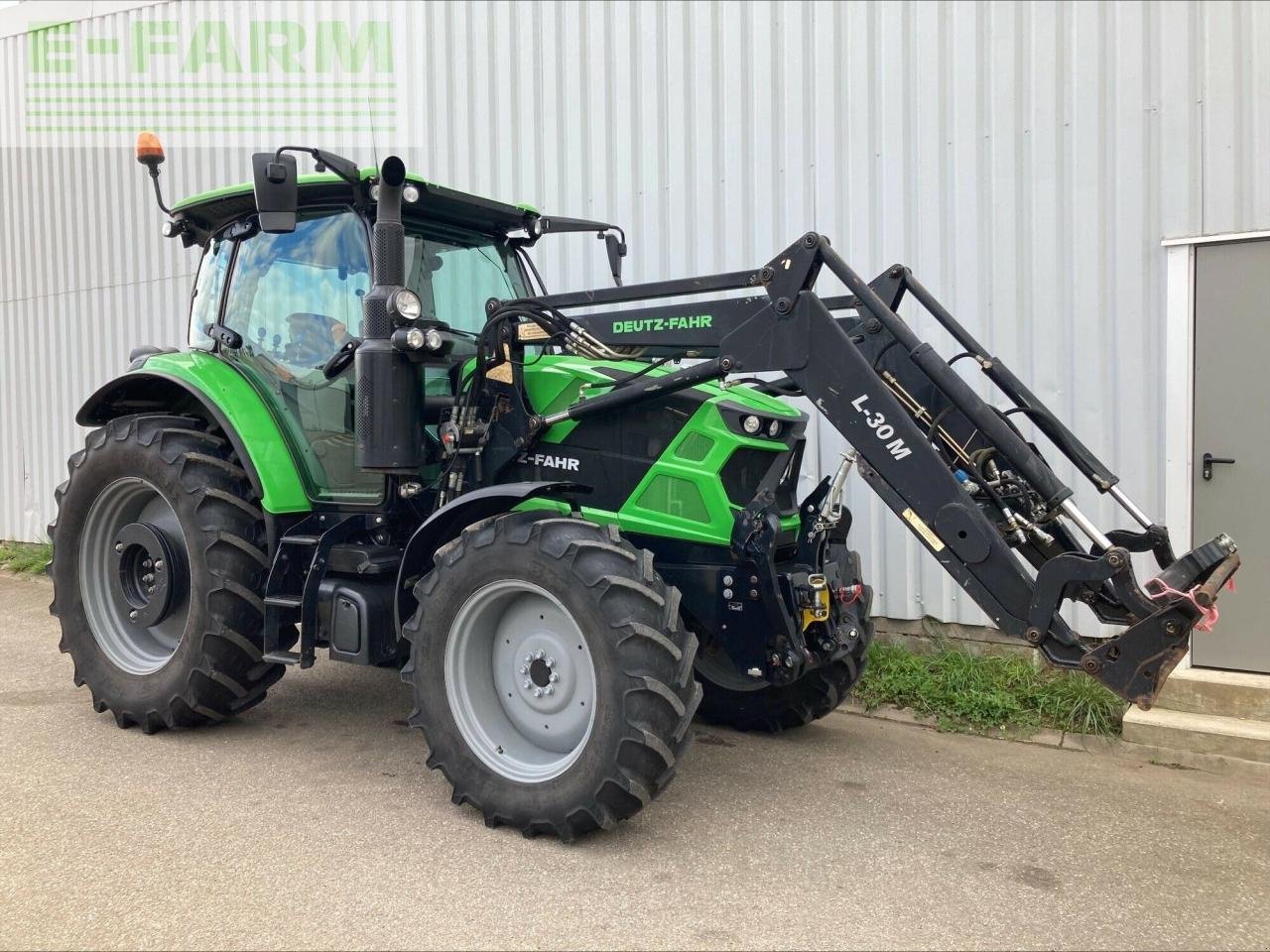 Traktor des Typs Deutz-Fahr 6120, Gebrauchtmaschine in CHEMINOT (57 - MOSELLE) (Bild 2)