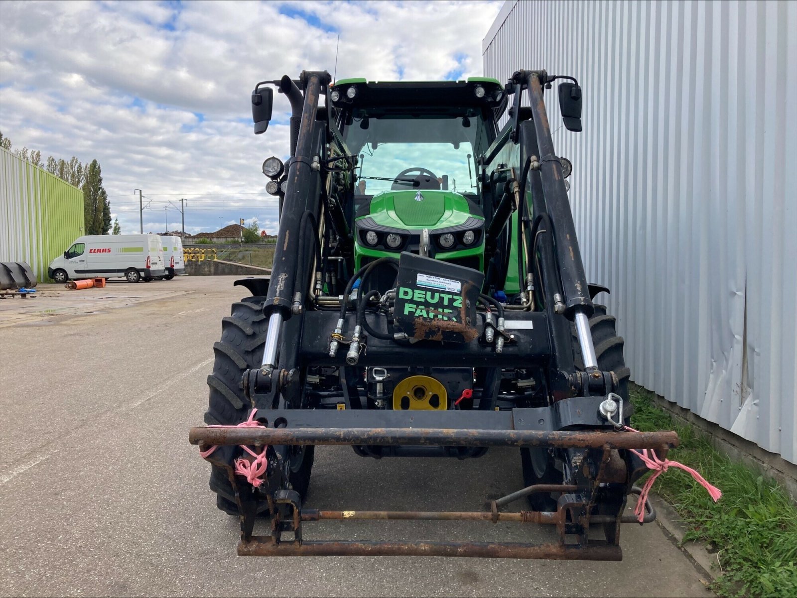 Traktor от тип Deutz-Fahr 6120, Gebrauchtmaschine в CHEMINOT (Снимка 4)