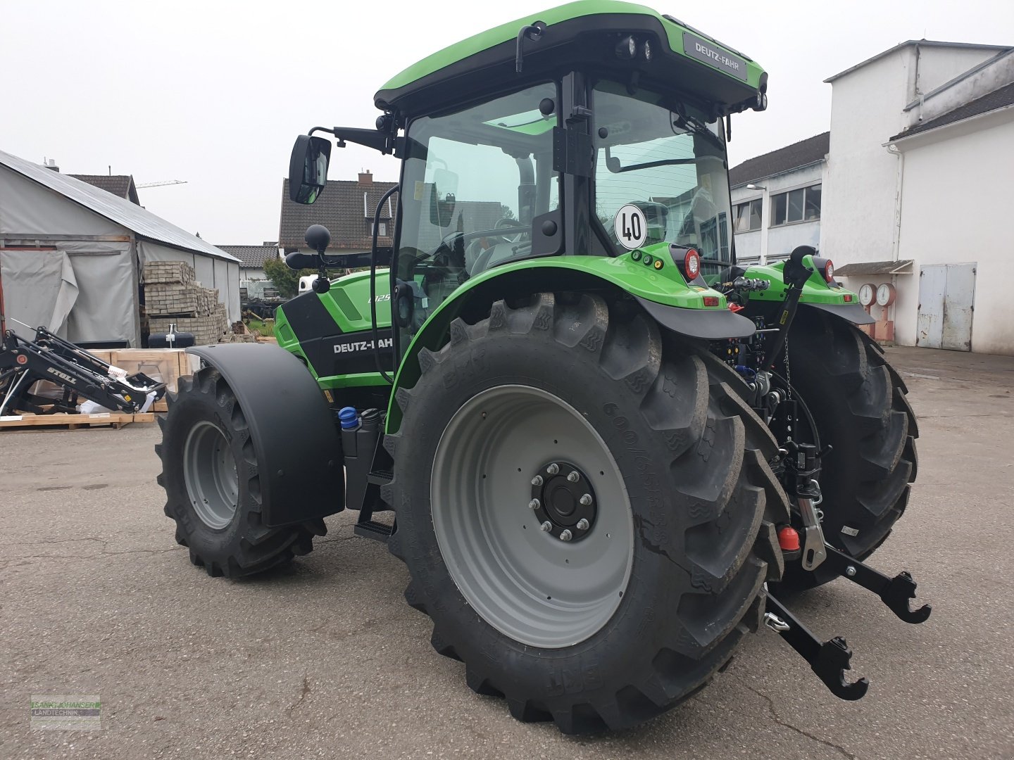 Traktor van het type Deutz-Fahr 6125 C Powershift -Aktion Ernteschlussverkauf-, Neumaschine in Diessen (Foto 4)