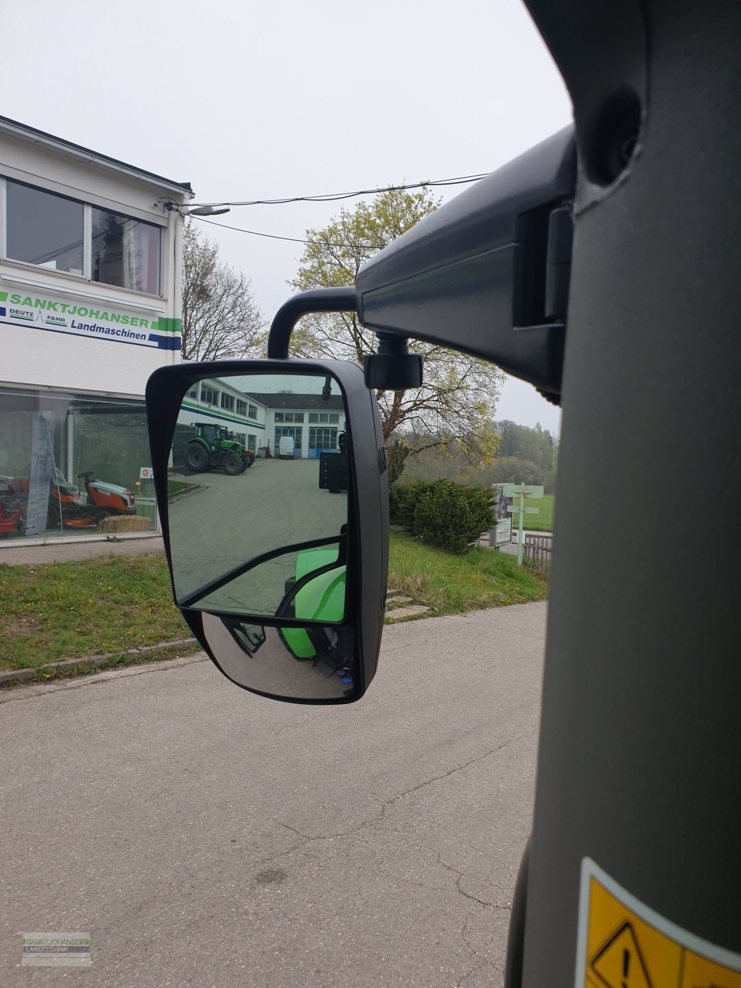 Traktor van het type Deutz-Fahr 6125 C Powershift -Aktion Ernteschlussverkauf-, Neumaschine in Diessen (Foto 11)