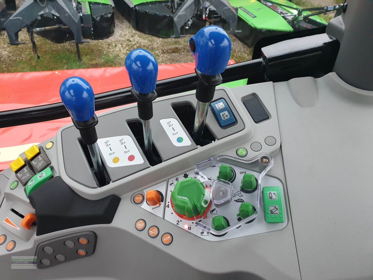 Traktor van het type Deutz-Fahr 6125 C Powershift -Aktion Ernteschlussverkauf-, Neumaschine in Diessen (Foto 18)