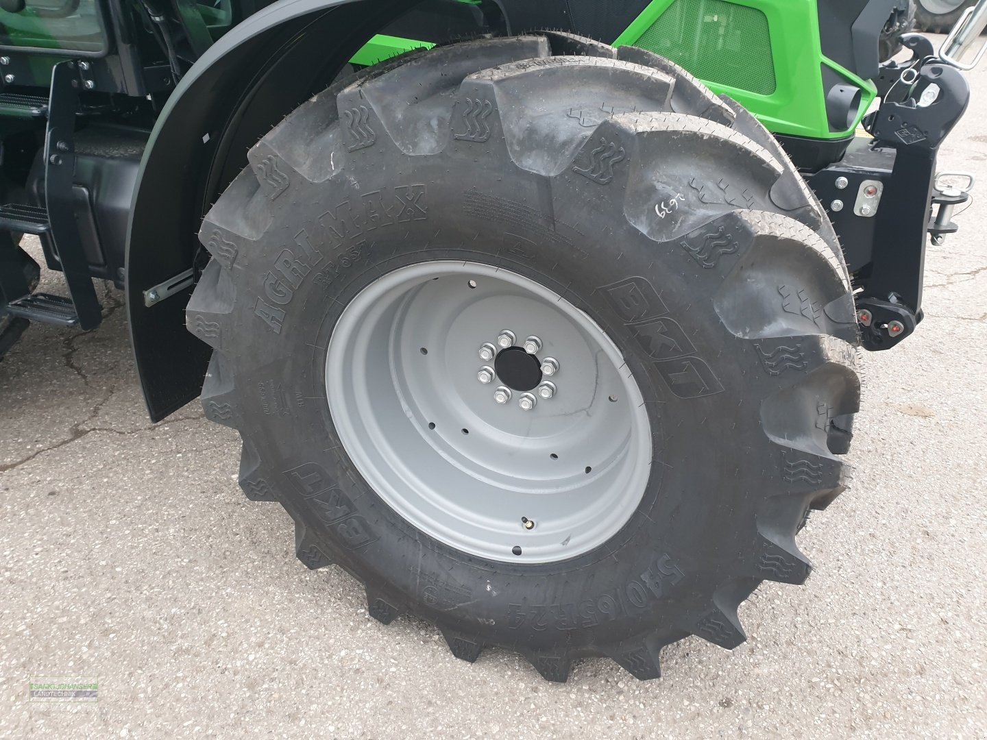 Traktor tip Deutz-Fahr 6125 C Powershift -Aktion Ernteschlussverkauf-, Neumaschine in Diessen (Poză 27)