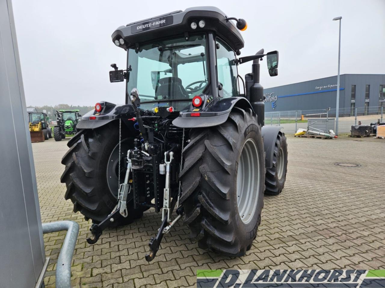 Traktor van het type Deutz-Fahr 6125 C PS Black-Warr, Gebrauchtmaschine in Friesoythe / Thüle (Foto 3)