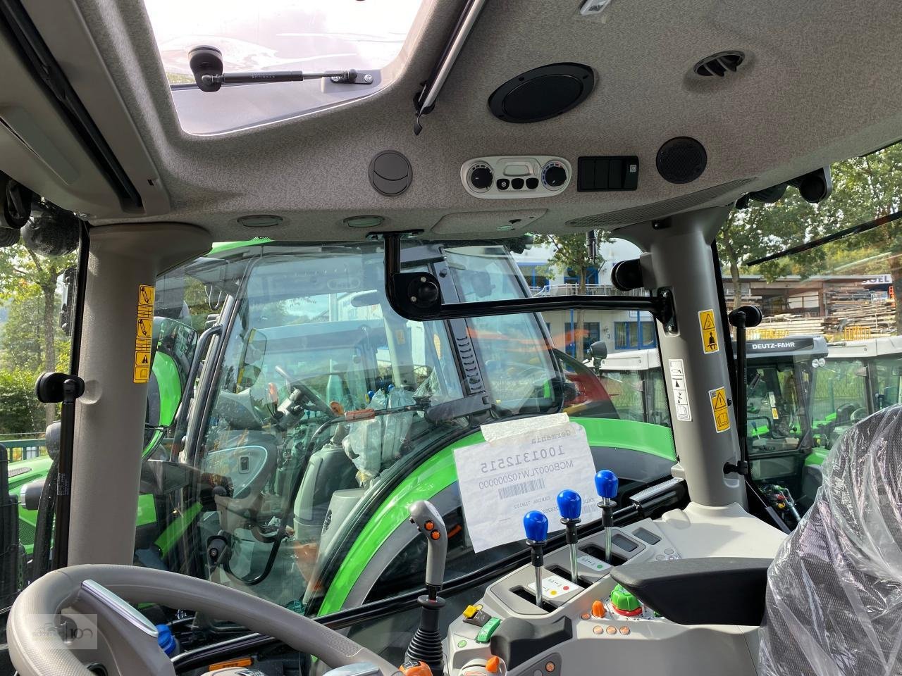 Traktor van het type Deutz-Fahr 6125 C STAGE V, Neumaschine in Eslohe–Bremke (Foto 5)