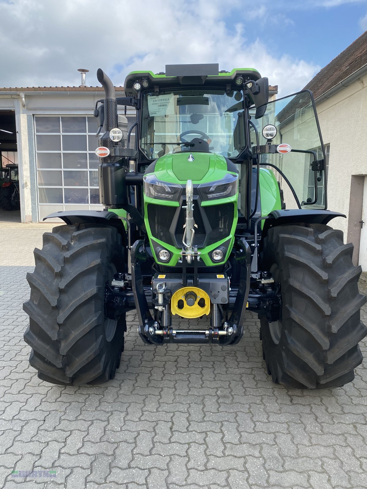 Traktor of the type Deutz-Fahr 6125 C TTV, TOP-Ausstattung, Finanzrückläufer, Neumaschine in Buchdorf (Picture 3)