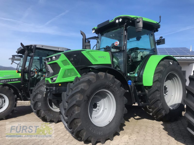 Traktor of the type Deutz-Fahr 6125 C-TTV, Neumaschine in Perlesreut