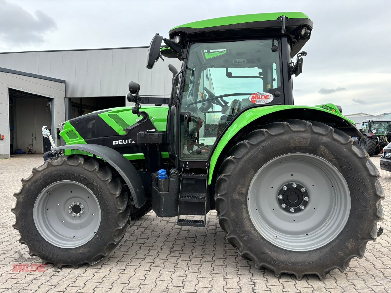 Traktor типа Deutz-Fahr 6125 C TTV, Gebrauchtmaschine в Creußen (Фотография 3)