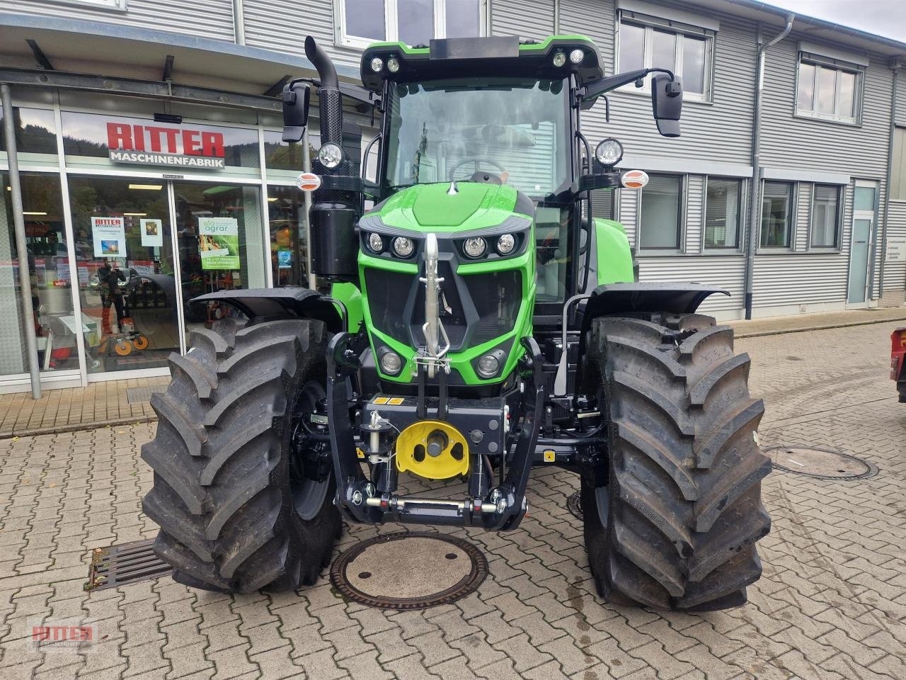 Traktor of the type Deutz-Fahr 6125 C, Neumaschine in Zell a. H. (Picture 2)