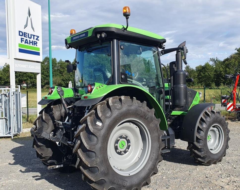 Traktor of the type Deutz-Fahr 6125C PS, Gebrauchtmaschine in CIVENS (Picture 5)