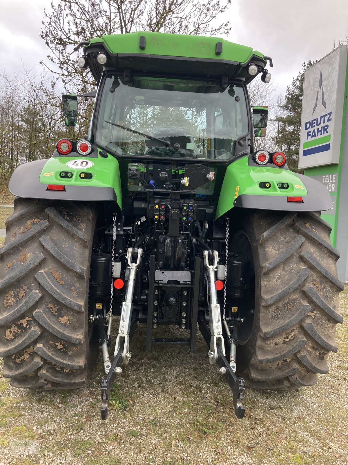 Traktor van het type Deutz-Fahr 6130 TTV, Gebrauchtmaschine in Beilngries (Foto 4)