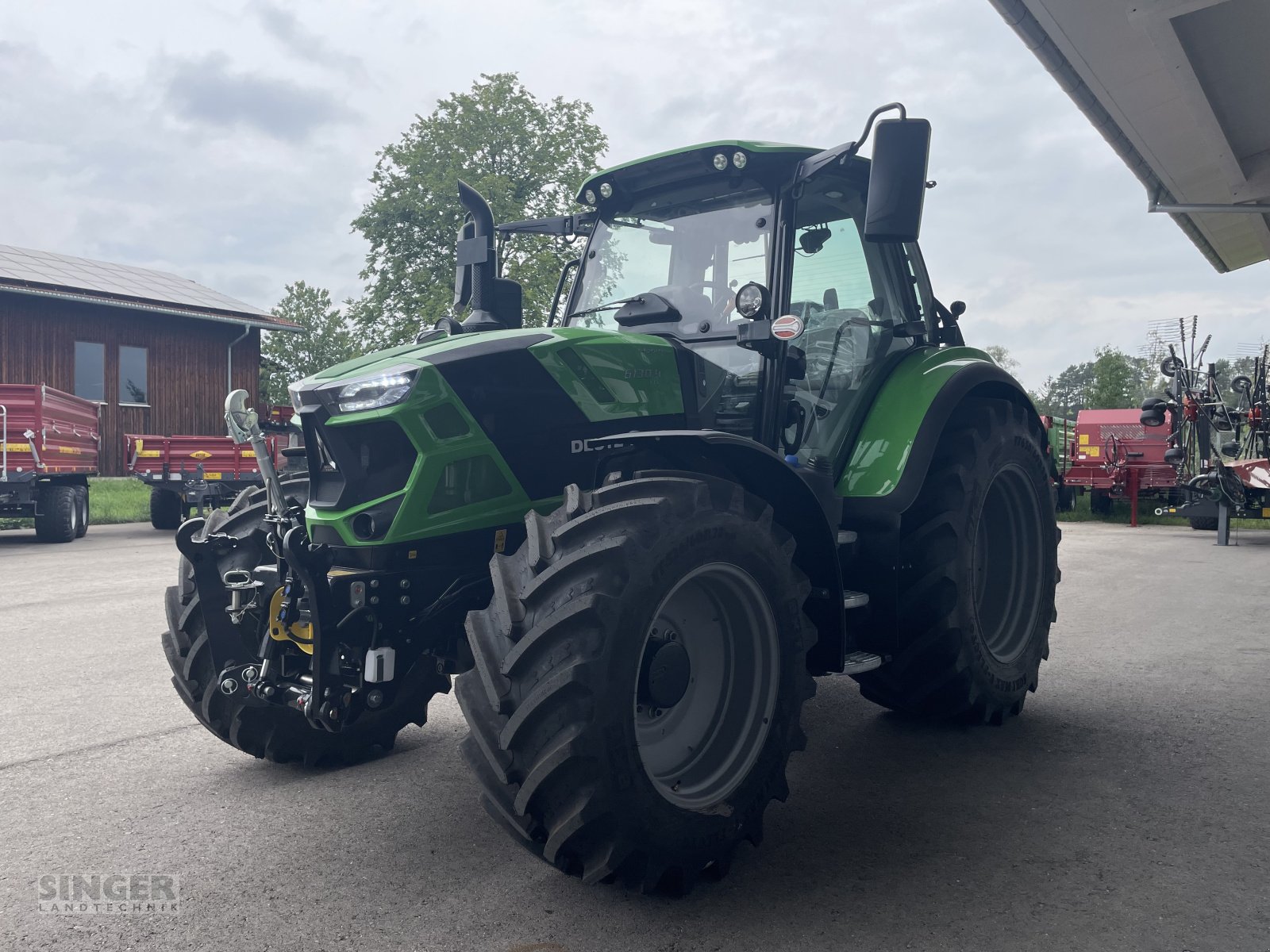 Traktor of the type Deutz-Fahr 6130.4 TTV 50Km/h FZW FKH DL Vorführmaschine, Neumaschine in Ebenhofen (Picture 9)