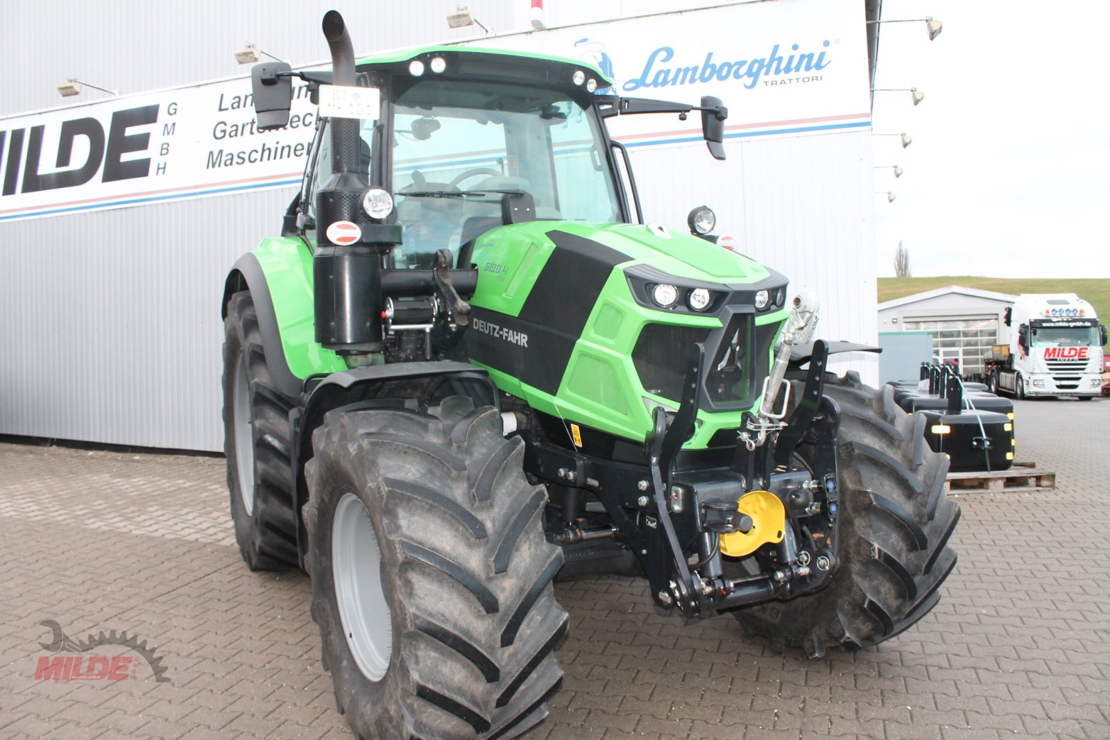 Traktor типа Deutz-Fahr 6130.4 TTV, Gebrauchtmaschine в Gebenbach (Фотография 2)