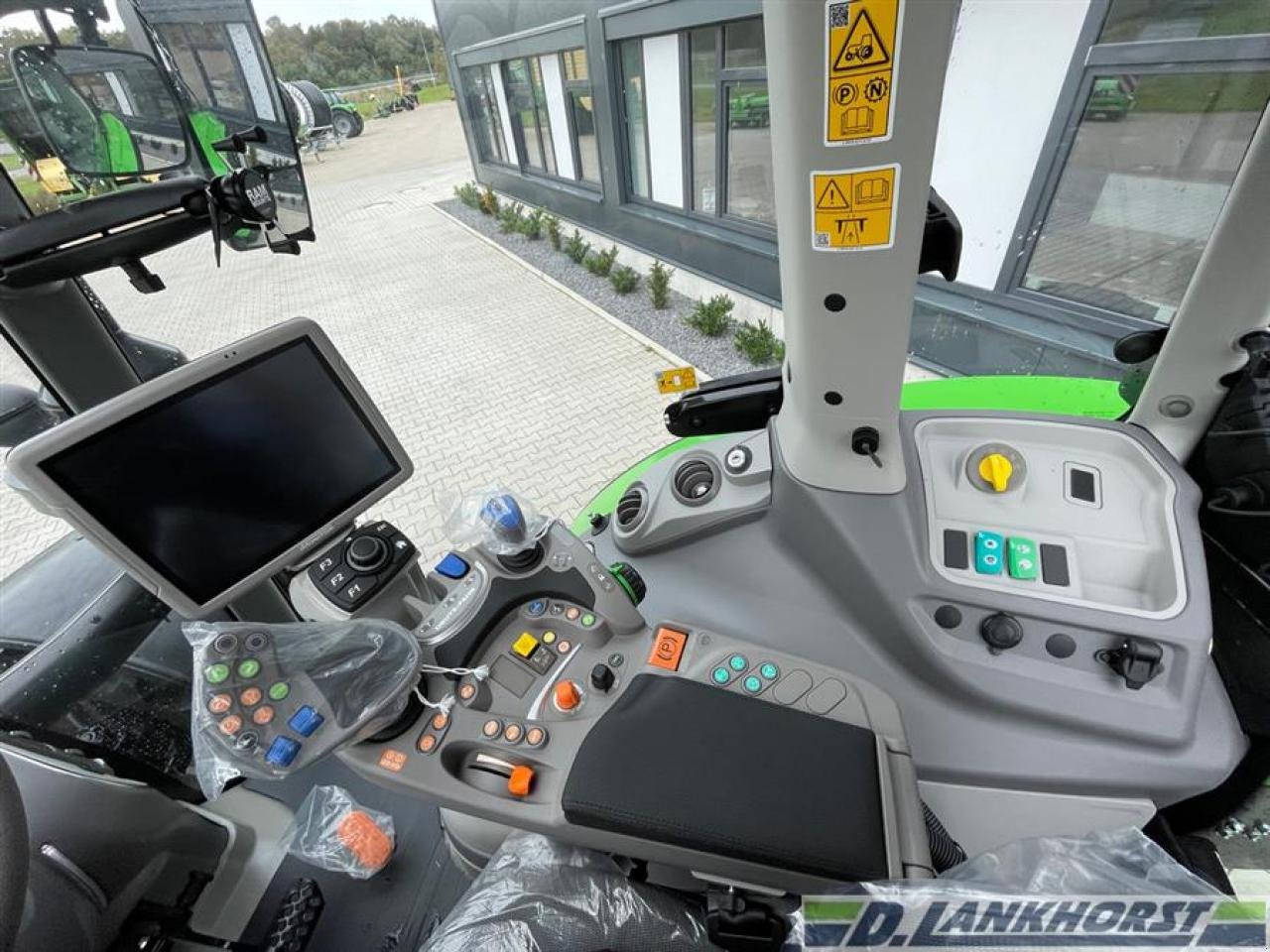 Traktor tipa Deutz-Fahr 6130.4 TTV, Neumaschine u Neuenhaus (Slika 9)