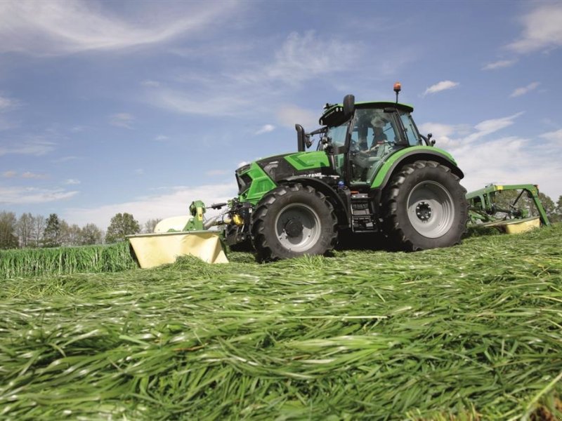 Traktor del tipo Deutz-Fahr 6135 .4 RV SHIFT - FRONTLÆSSERFORBEREDT - SUPER TILBUD, Gebrauchtmaschine en Otterup (Imagen 1)