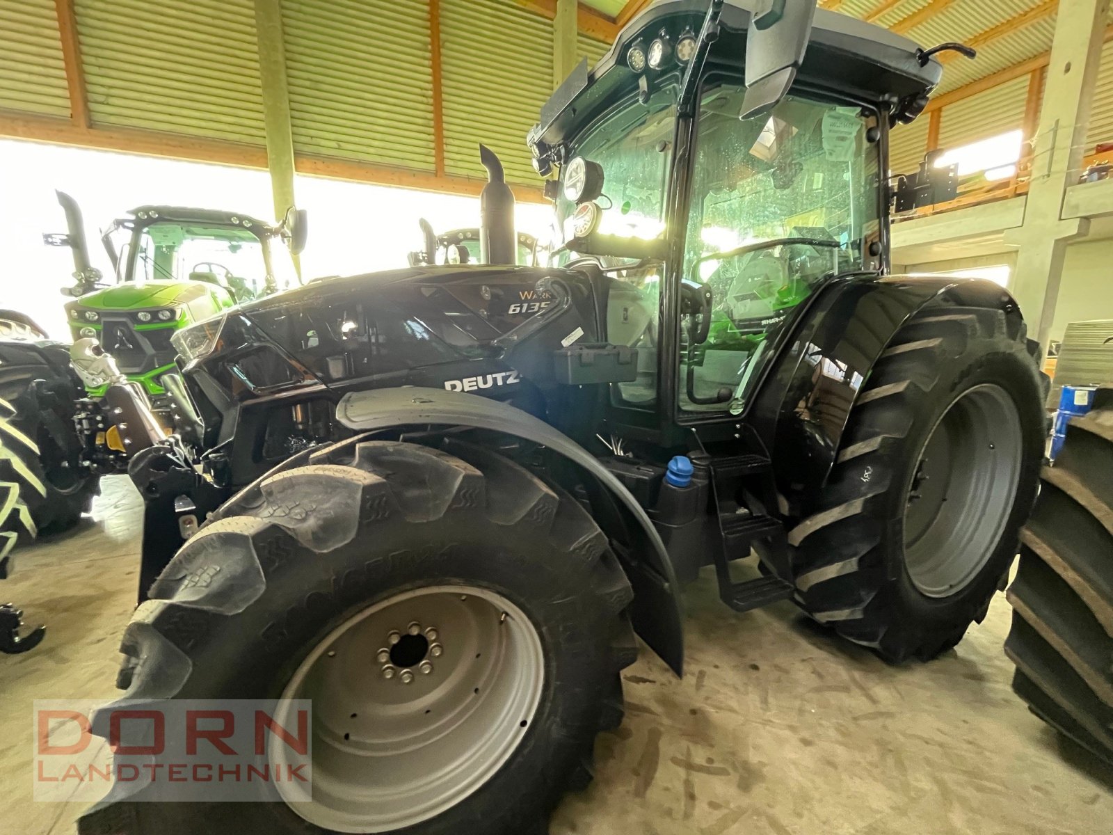 Traktor van het type Deutz-Fahr 6135 C mit Deutz Motor bis 5 Jahre 0%, Neumaschine in Bruckberg (Foto 2)