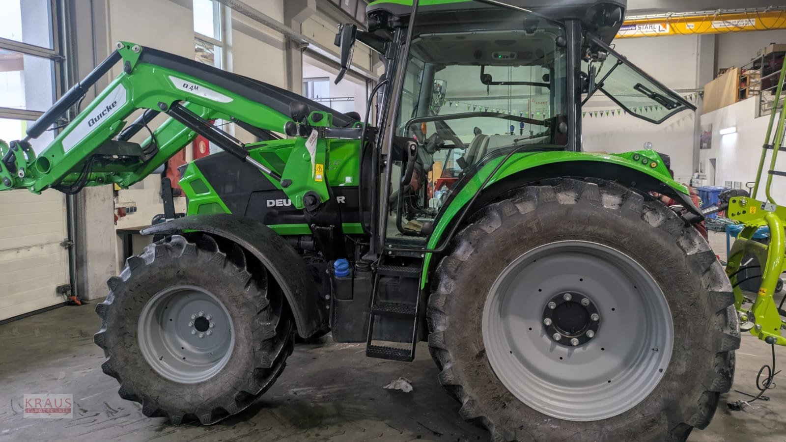 Traktor of the type Deutz-Fahr 6135 C RV Shift, Gebrauchtmaschine in Geiersthal (Picture 2)