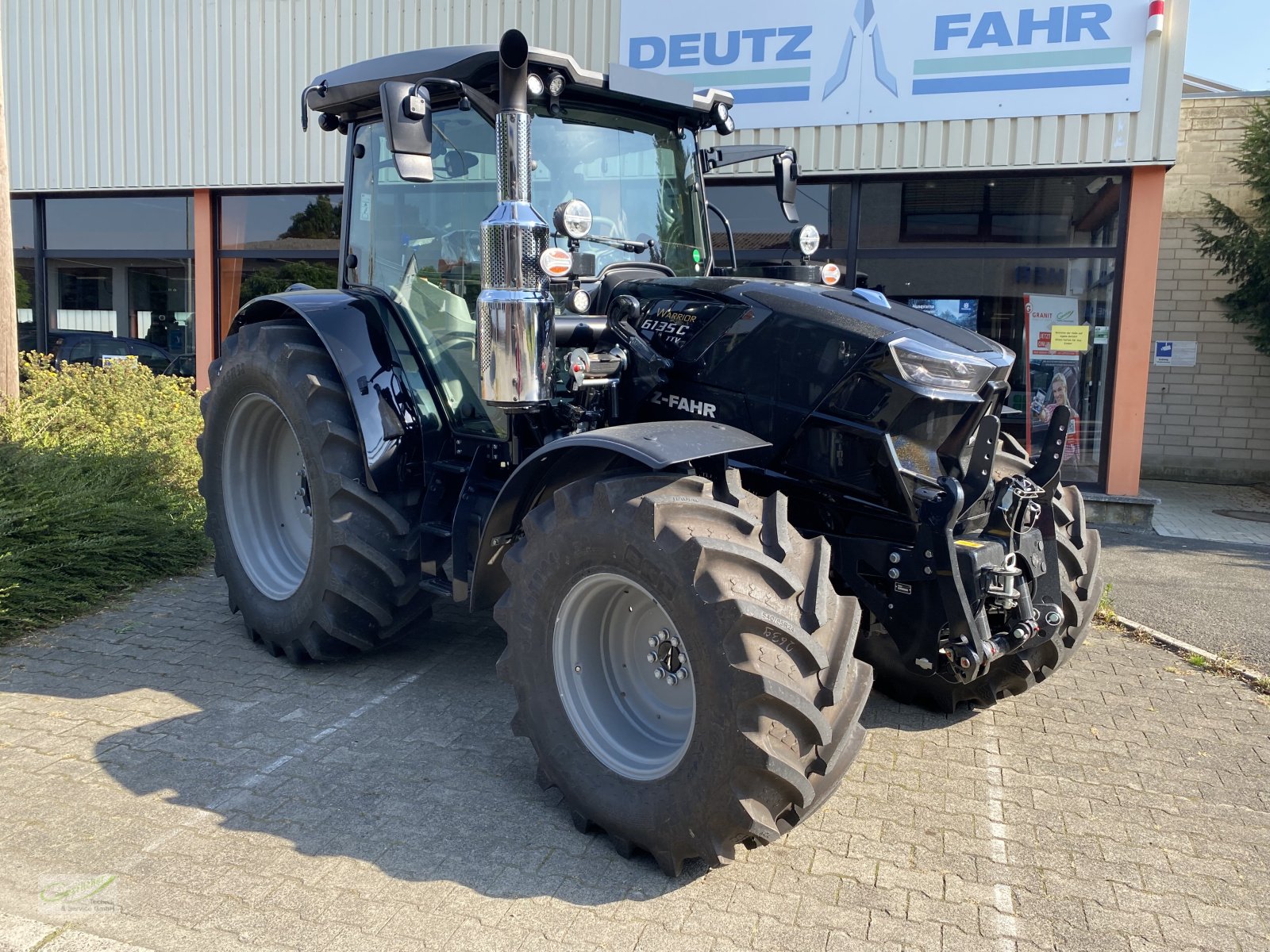 Traktor typu Deutz-Fahr 6135 C TTV WARRIOR SEPTEMBERSONDERKONDITIONEN SICHERN -3.500,00 €, Neumaschine v Neustadt (Obrázok 2)