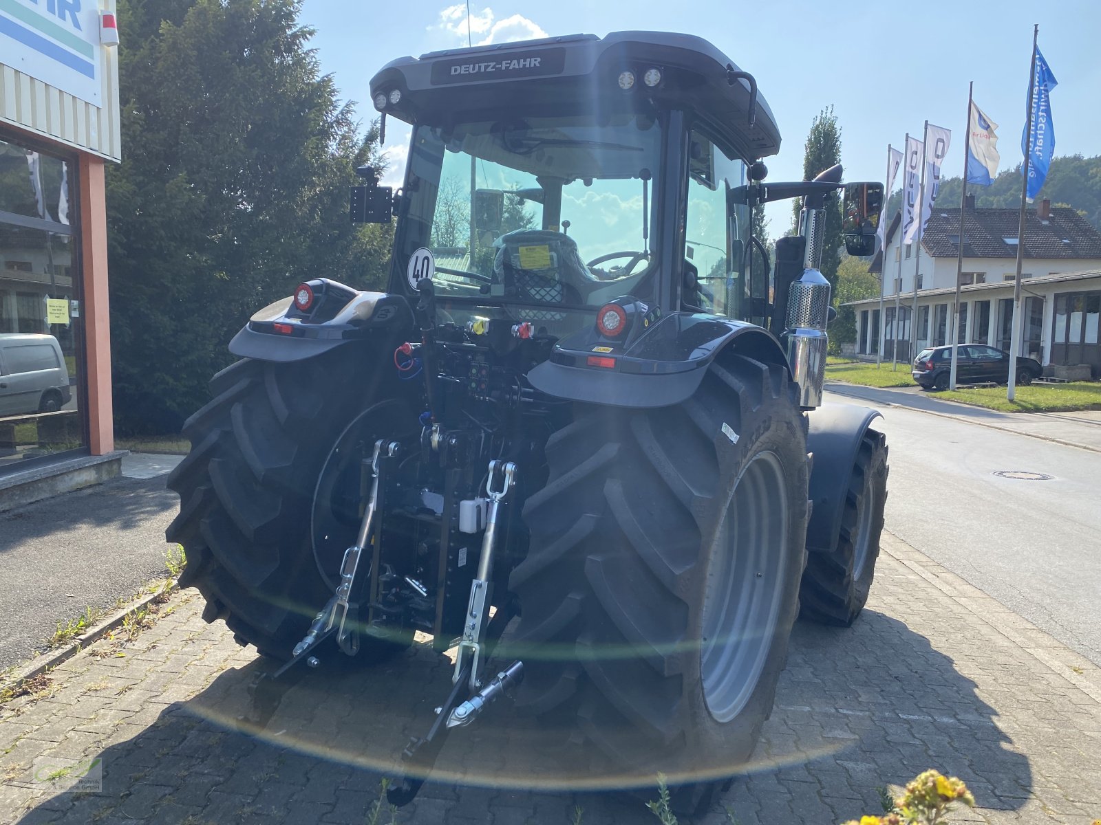 Traktor des Typs Deutz-Fahr 6135 C TTV WARRIOR SEPTEMBERSONDERKONDITIONEN SICHERN -3.500,00 €, Neumaschine in Neustadt (Bild 5)