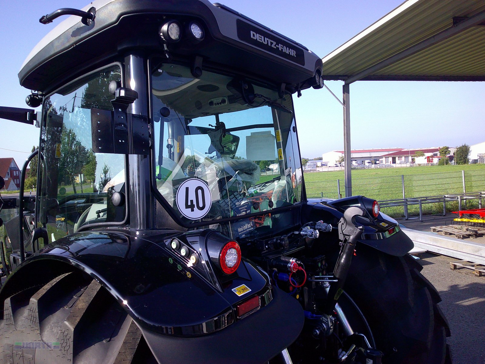 Traktor of the type Deutz-Fahr 6135 C TTV "Warrior", Vorführschlepper mit Vorführnachlass, Neumaschine in Buchdorf (Picture 13)