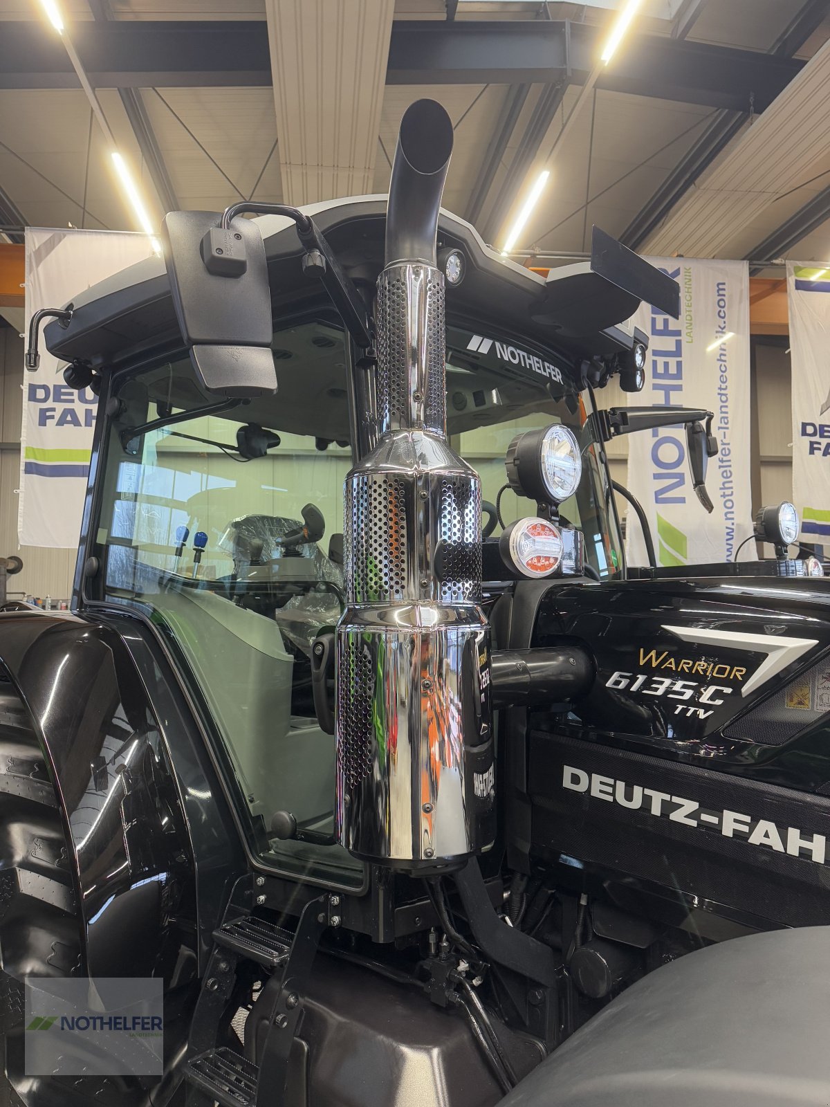 Traktor des Typs Deutz-Fahr 6135 C TTV, Neumaschine in Pforzen (Bild 7)