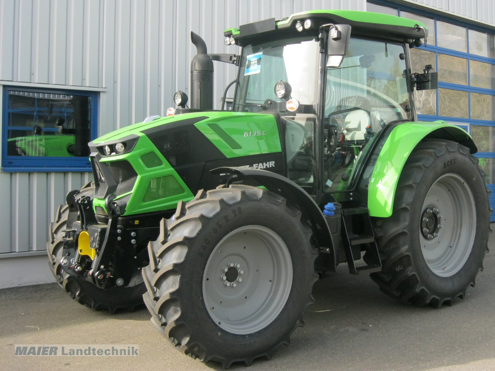 Traktor van het type Deutz-Fahr 6135 C, Neumaschine in Dieterskirchen (Foto 2)