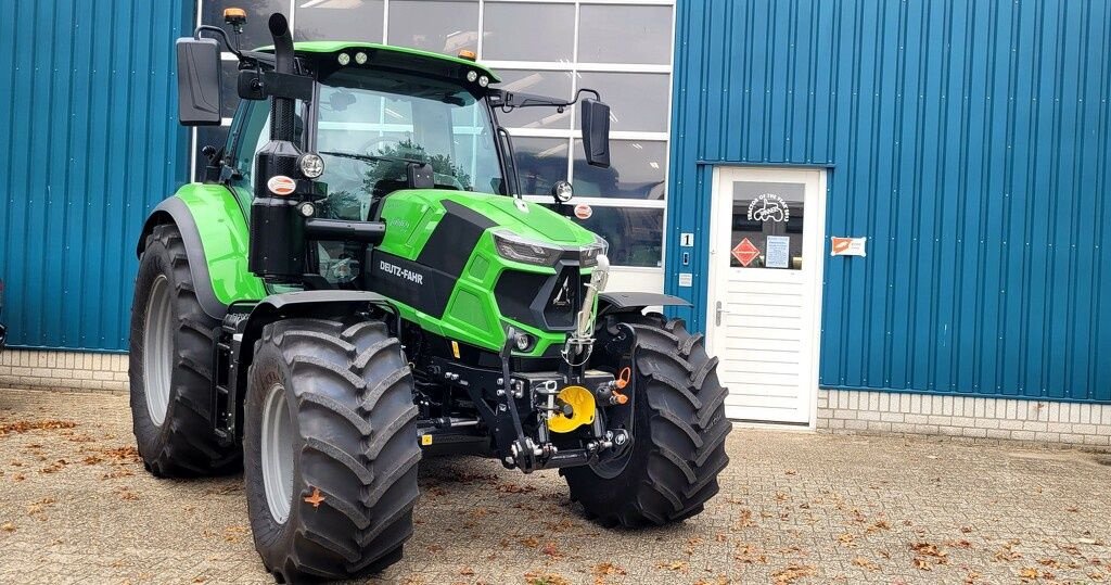 Traktor of the type Deutz-Fahr 6140.4 TTV, Neumaschine in Druten (Picture 2)