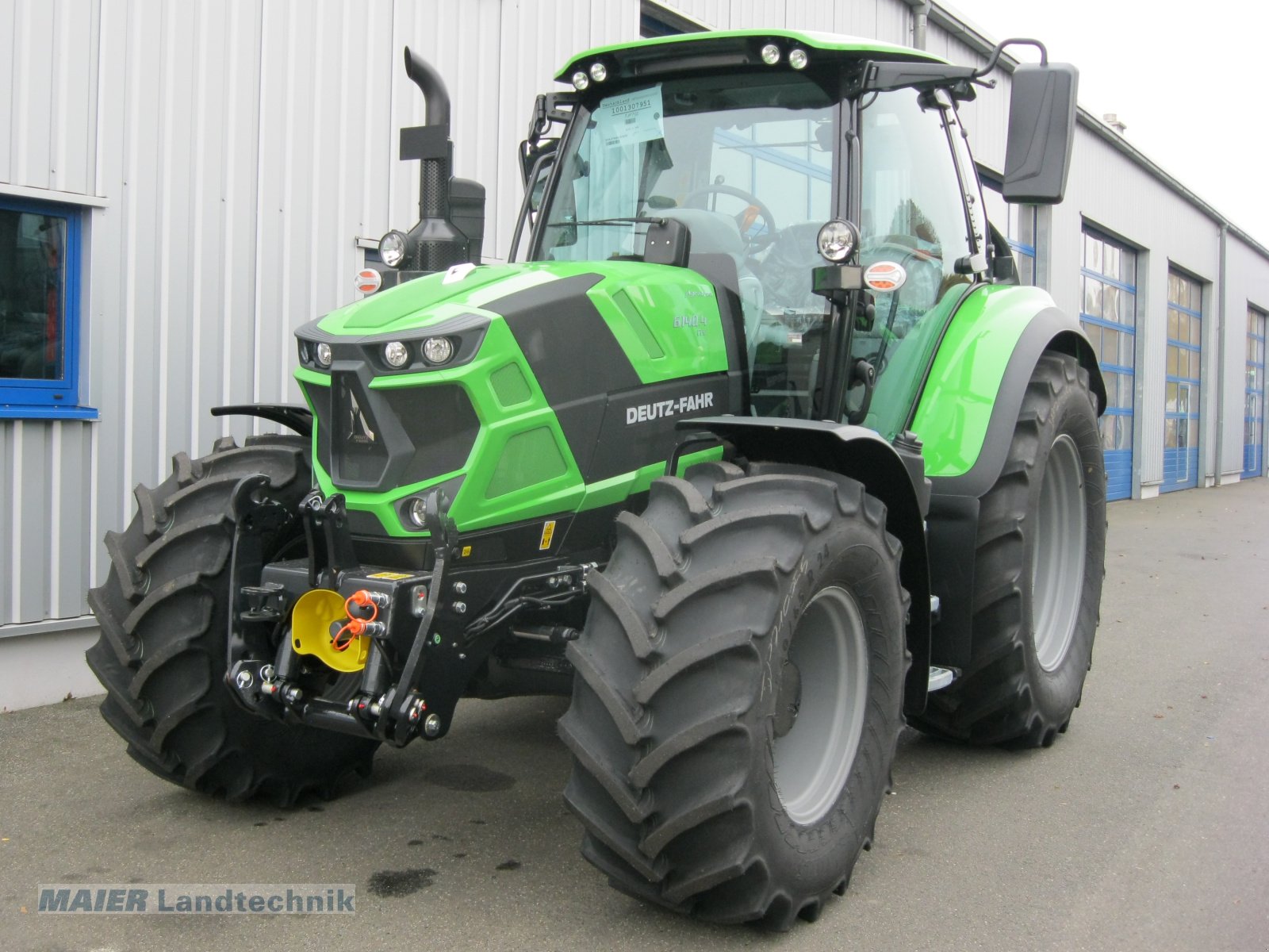 Traktor of the type Deutz-Fahr 6140.4 TTV, Neumaschine in Dieterskirchen (Picture 1)