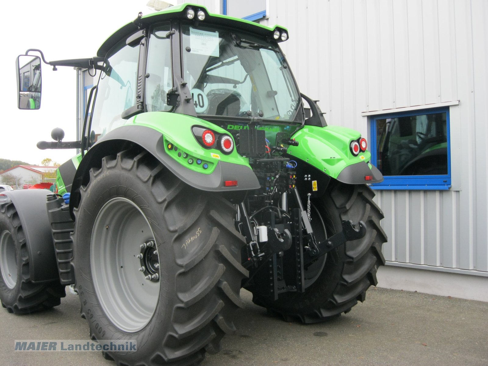 Traktor des Typs Deutz-Fahr 6140.4 TTV, Neumaschine in Dieterskirchen (Bild 4)