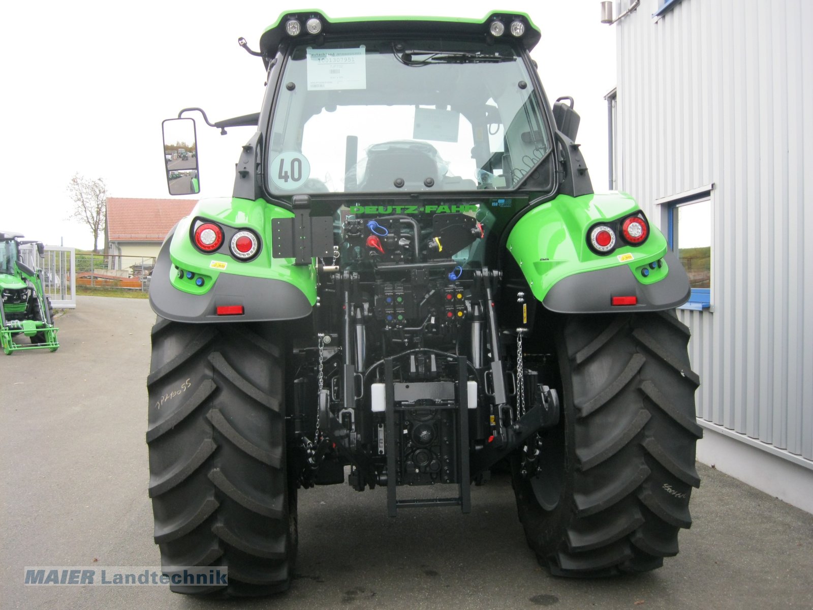 Traktor of the type Deutz-Fahr 6140.4 TTV, Neumaschine in Dieterskirchen (Picture 5)